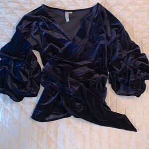 Pink Owl velvet wrap top with gathered sleeve, new without tags, navy